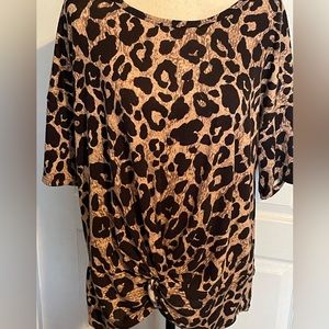 Daytrip Large short sleeve shirt. Leopard print. Brown/ black.
